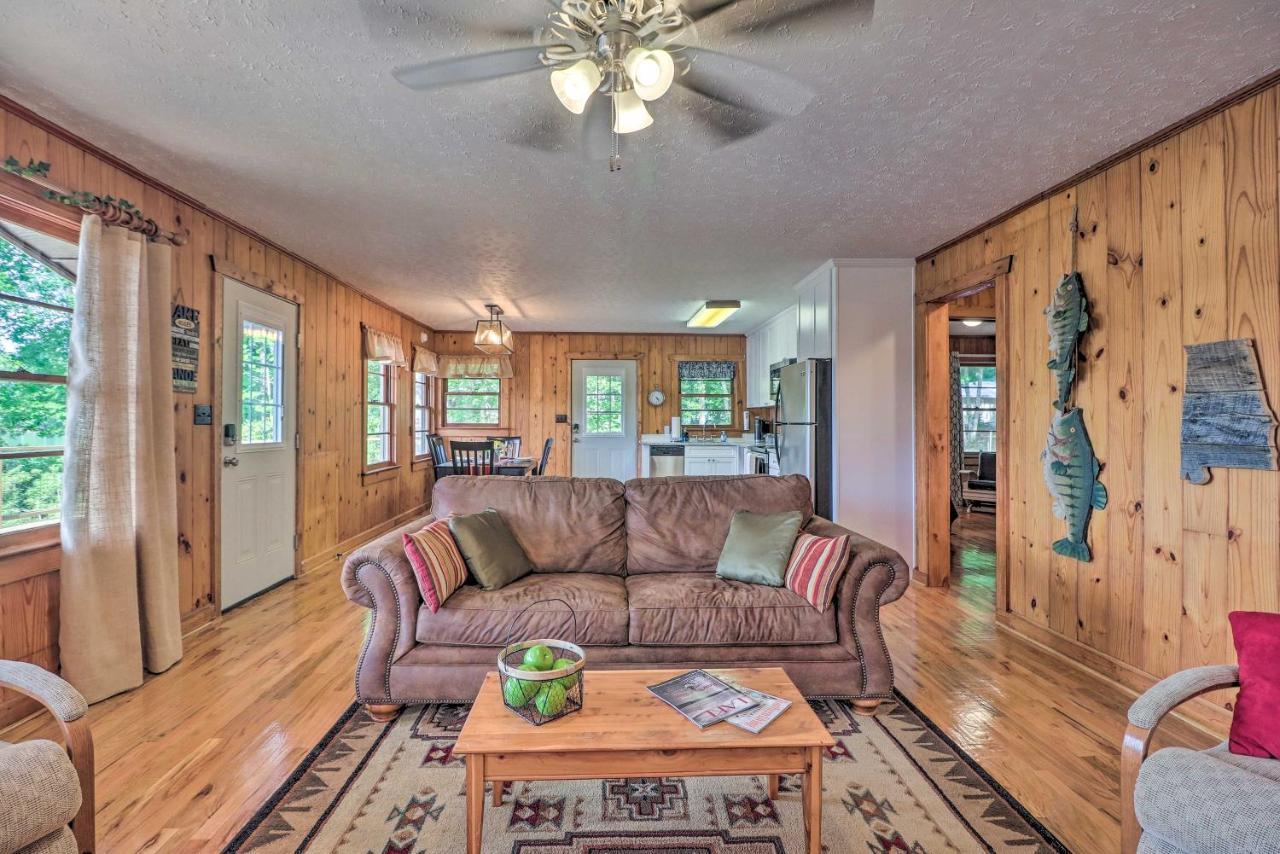 Waterfront Lake Martin Home With Grill And Beach! Eclectic エクステリア 写真