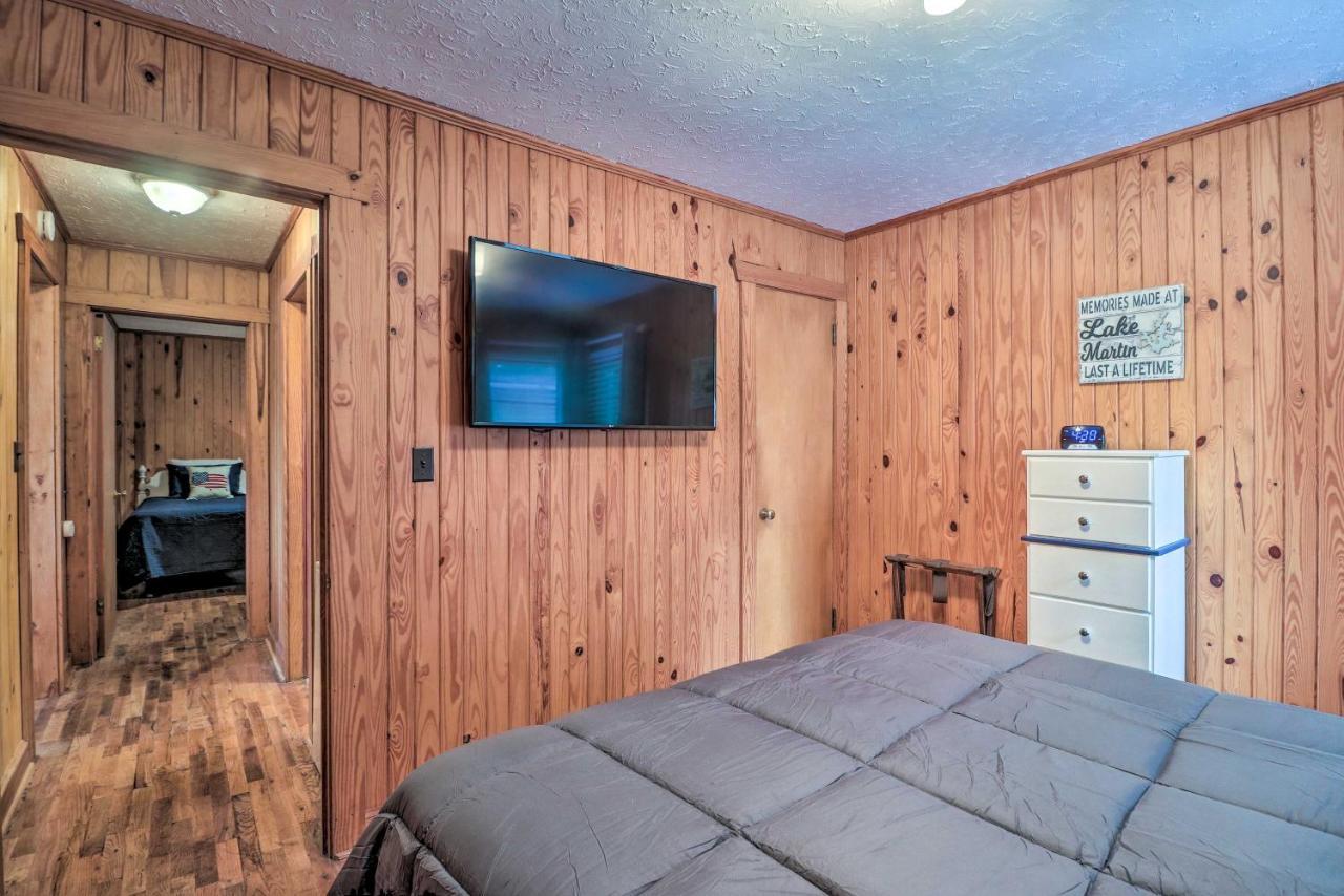 Waterfront Lake Martin Home With Grill And Beach! Eclectic エクステリア 写真